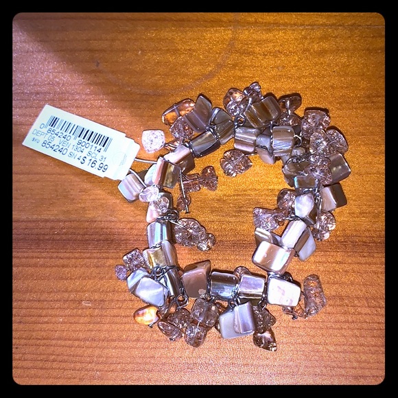 Dress barn bracelet cream nude colors - Picture 1 of 1